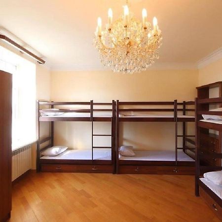Tumanyan Hostel And Tours Yerevan Room photo