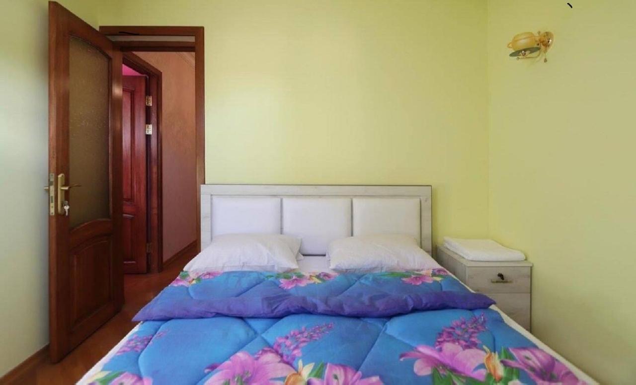 Tumanyan Hostel And Tours Yerevan Room photo