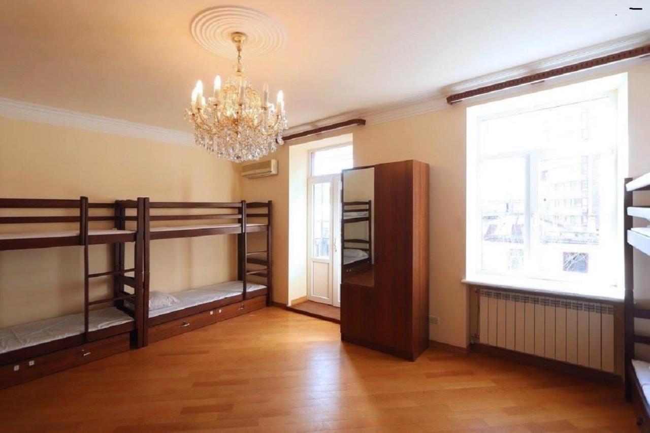 Tumanyan Hostel And Tours Yerevan Room photo
